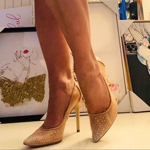 Nude See thru Sparkling Pumps ✨